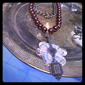 🦉SALE 3/$33 or 5/$50 Art Deco necklace w/ pearls